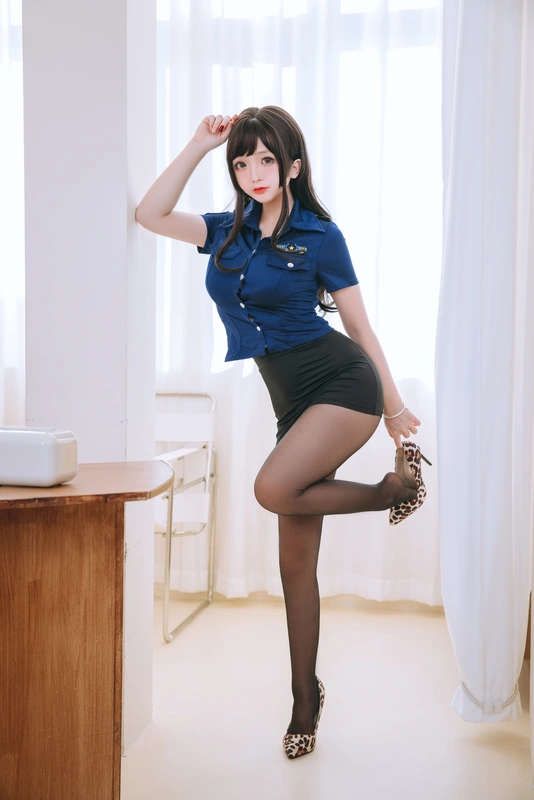 豹纹女警 - 日奈娇